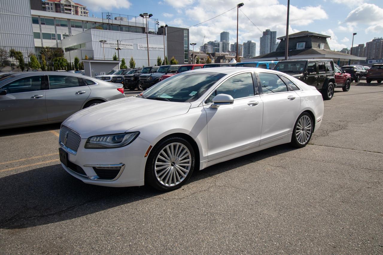 2017 Lincoln MKZ Reserve Hybrid Photo