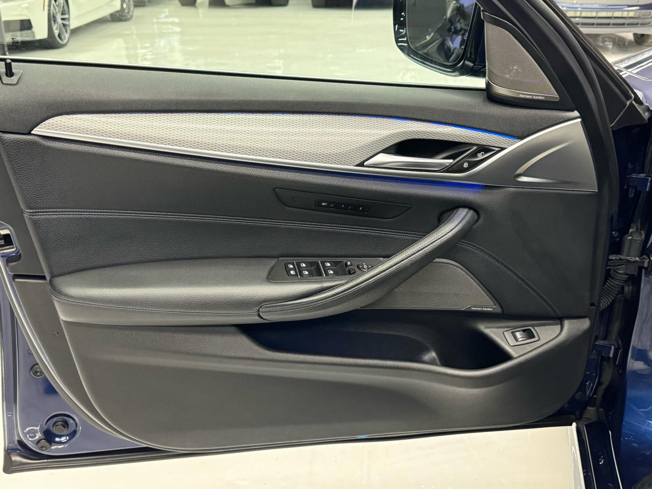 2019 BMW 530 MSPORT|XDRIVE|NAV|FCW|LKA|BSM|HUD|HKSOUND| - Photo #6