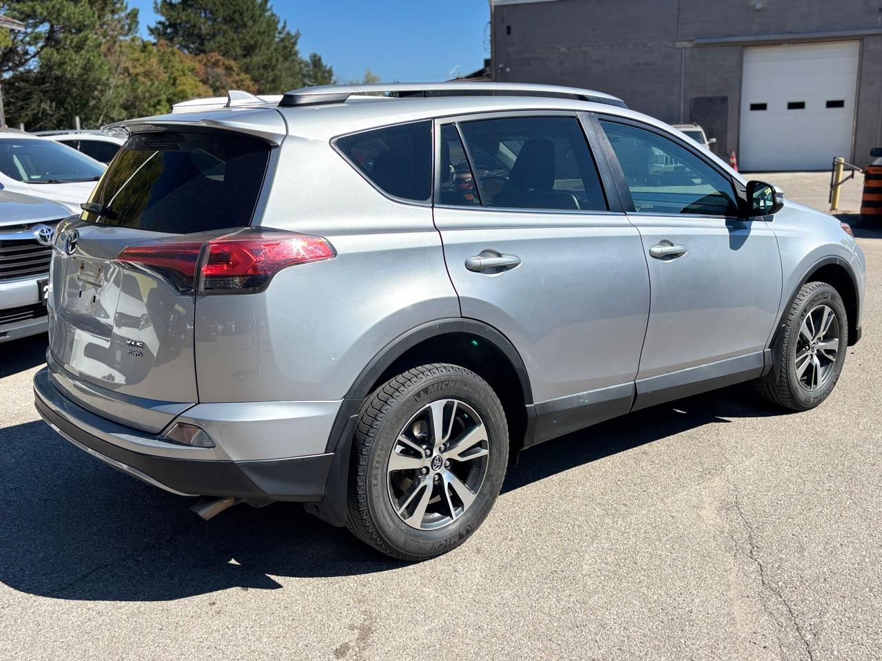 2018 Toyota RAV4  AWD XLE,AWD,SUN ROOF,ALLOYS,NO ACCIDENT,SAFETY INCLUDE Photo3