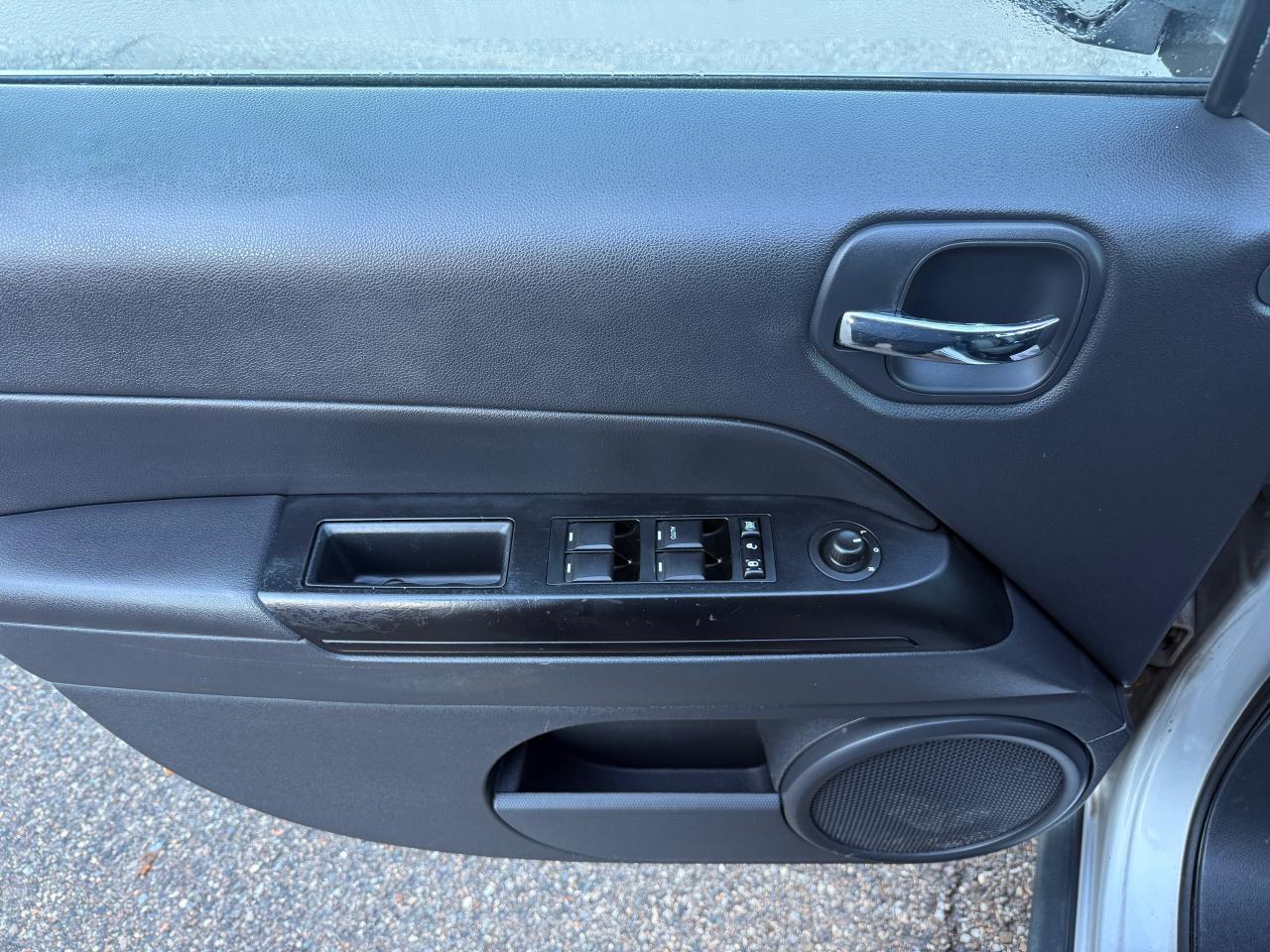 2011 Jeep Patriot north - Photo #9