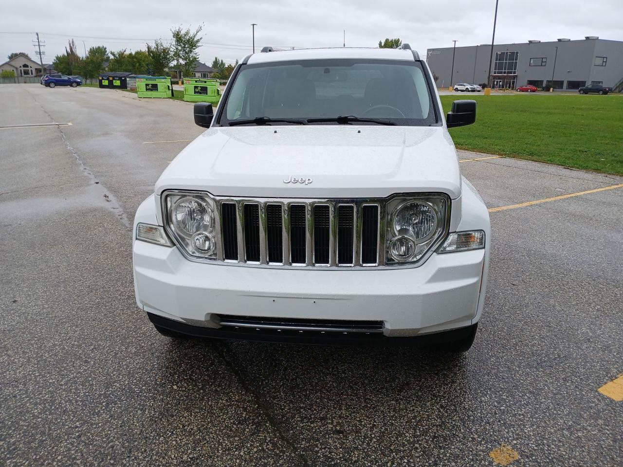 2011 Jeep Liberty Limited Edition - Photo #2