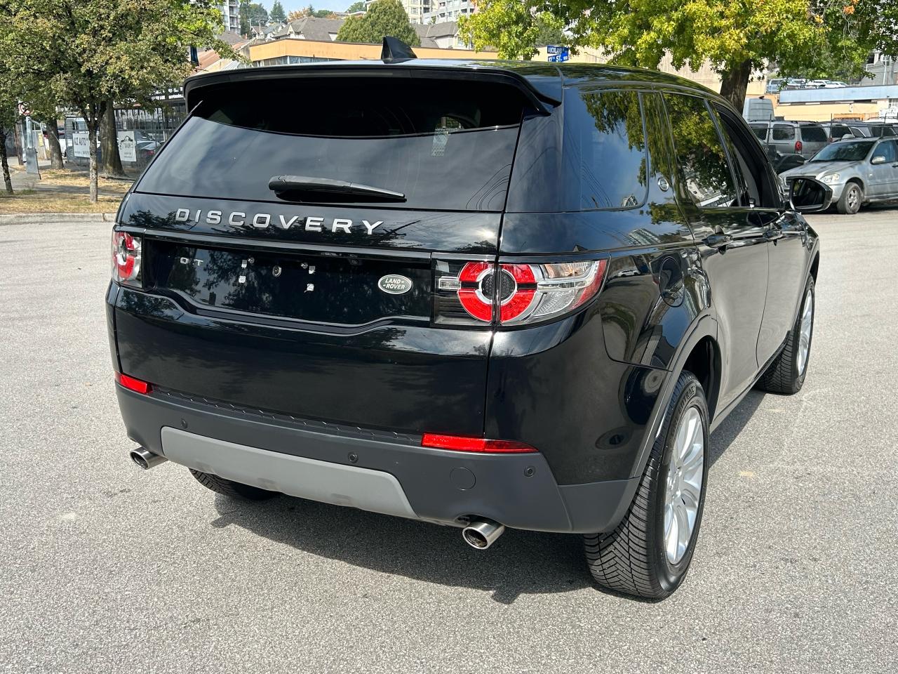 2018 Land Rover Discovery Sport SE - Photo #6