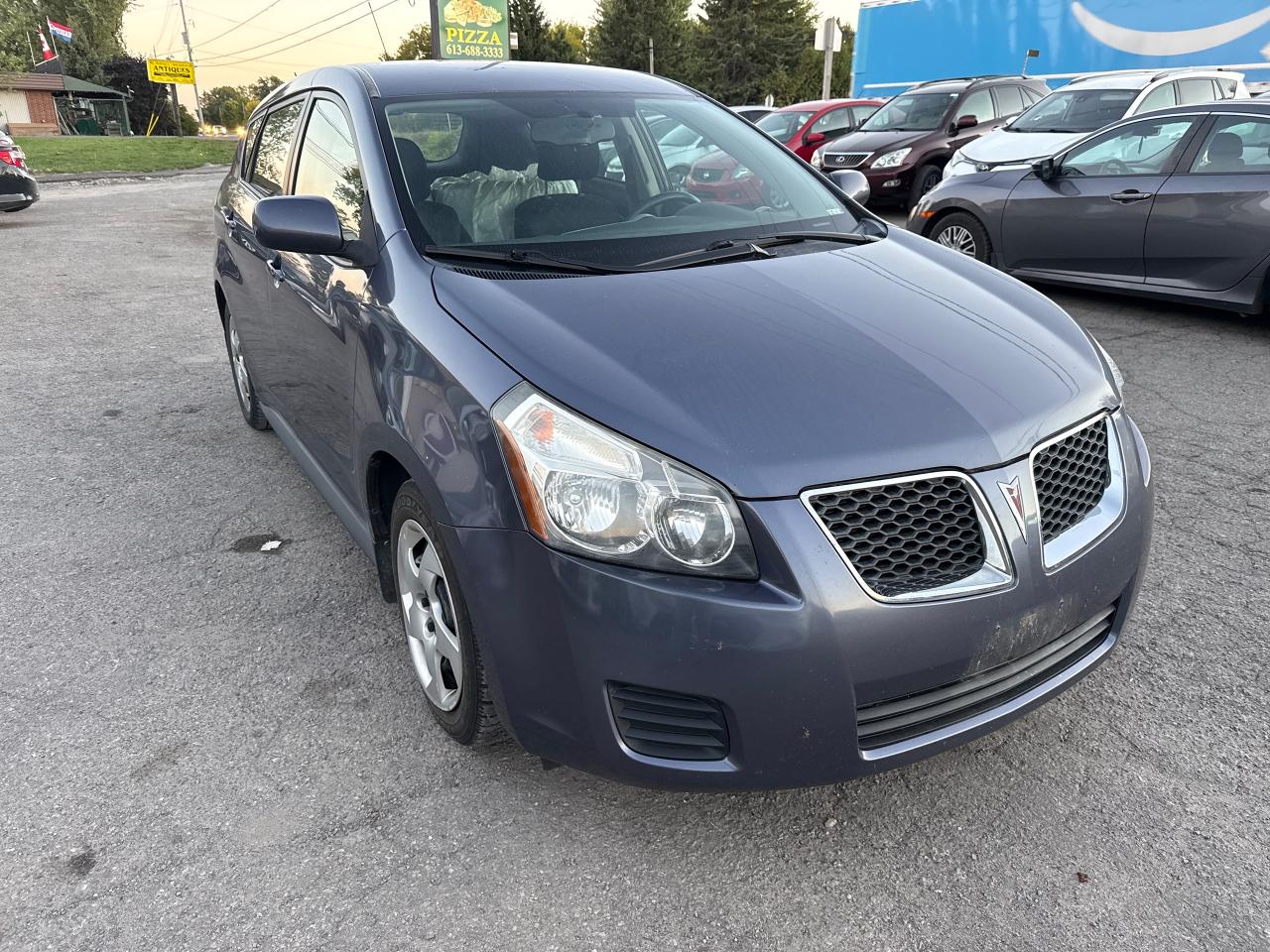 2010 Pontiac Vibe  - Photo #2
