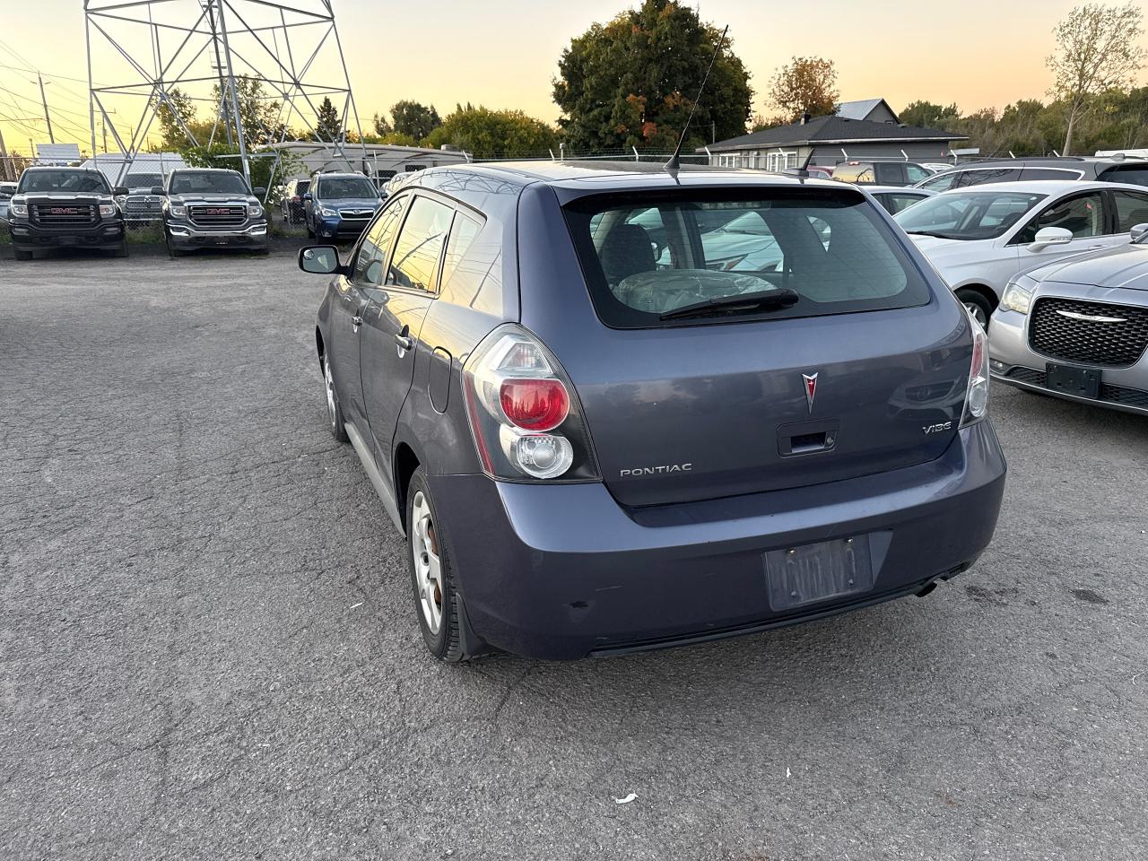 2010 Pontiac Vibe  - Photo #6