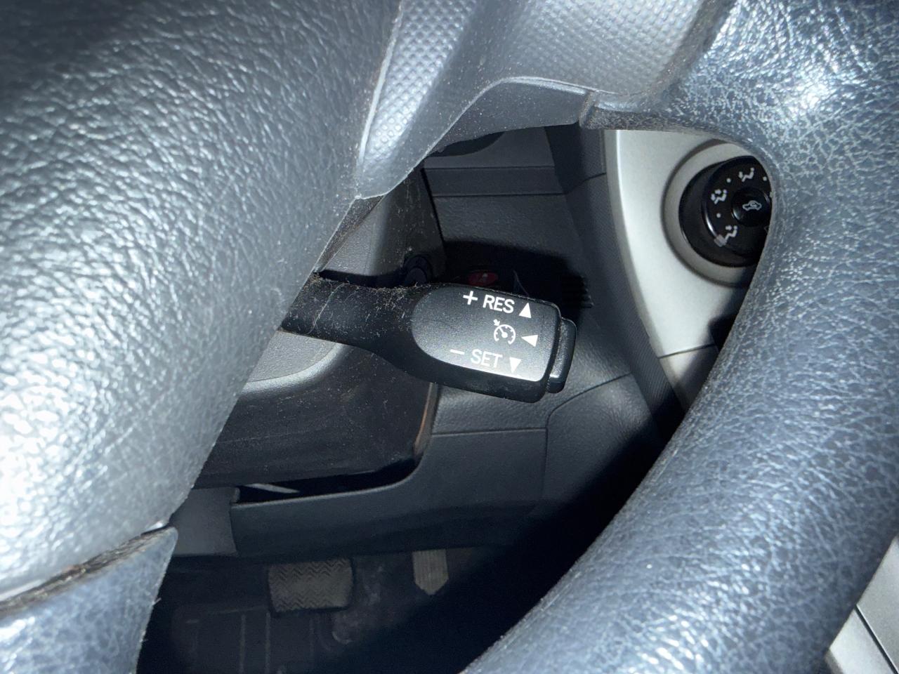 2010 Pontiac Vibe  - Photo #13