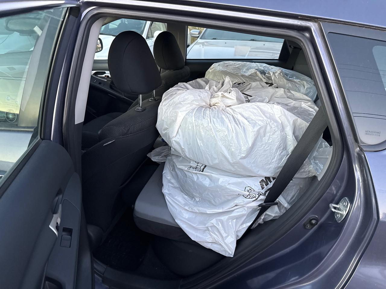2010 Pontiac Vibe  - Photo #16