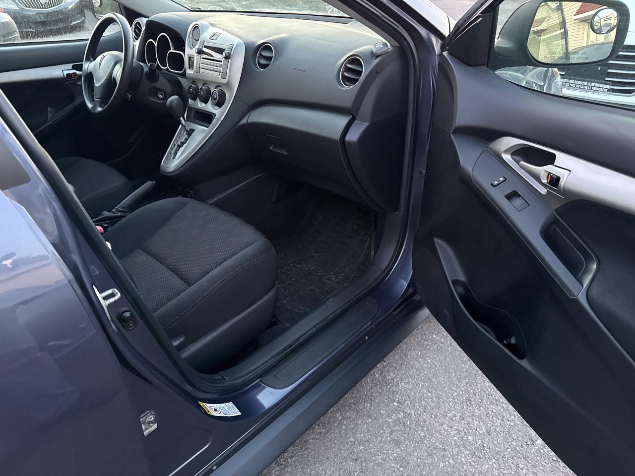 2010 Pontiac Vibe  - Photo #19