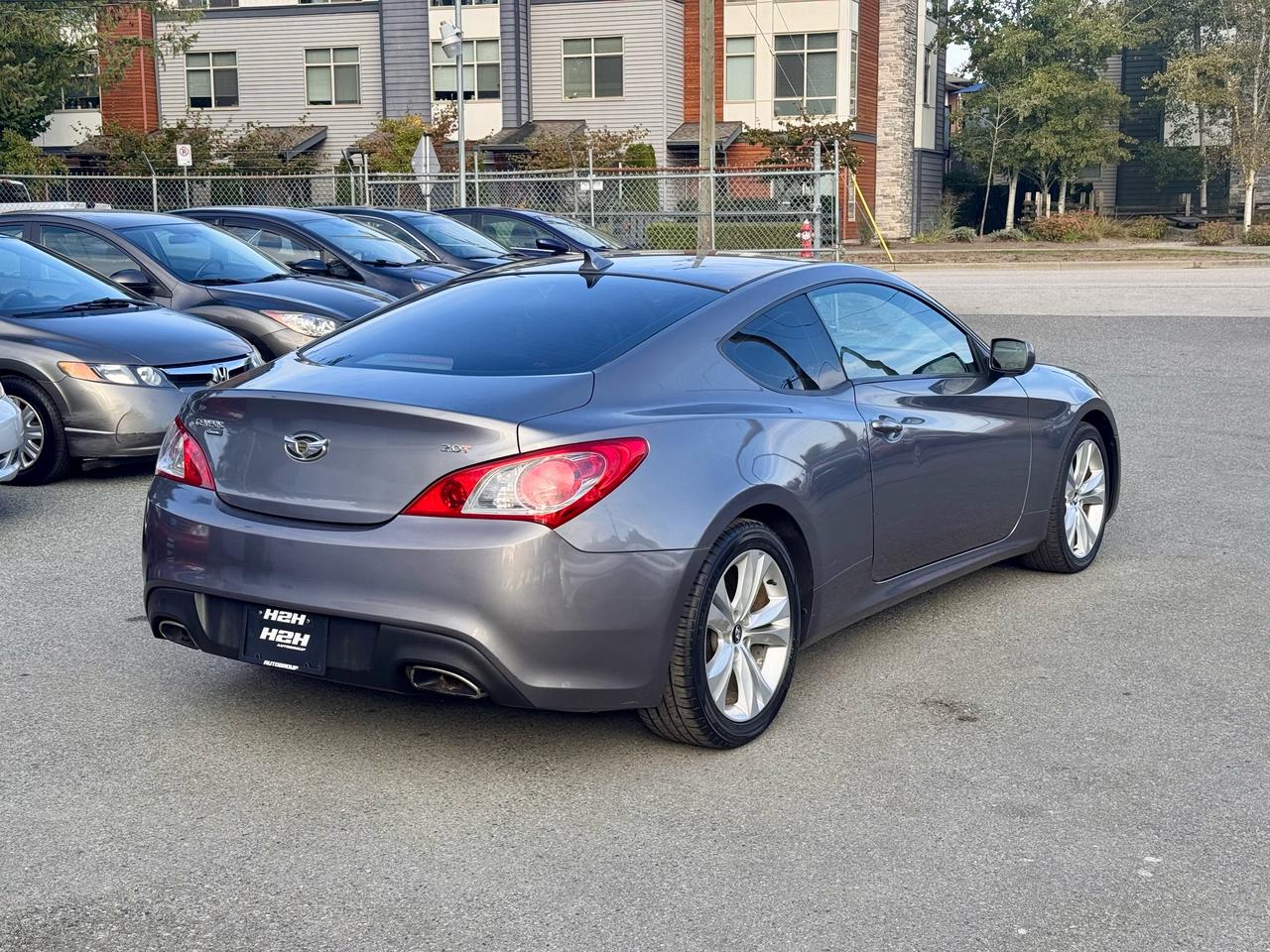 2010 Hyundai Genesis Coupe FINANCING AVAILABLE Photo5
