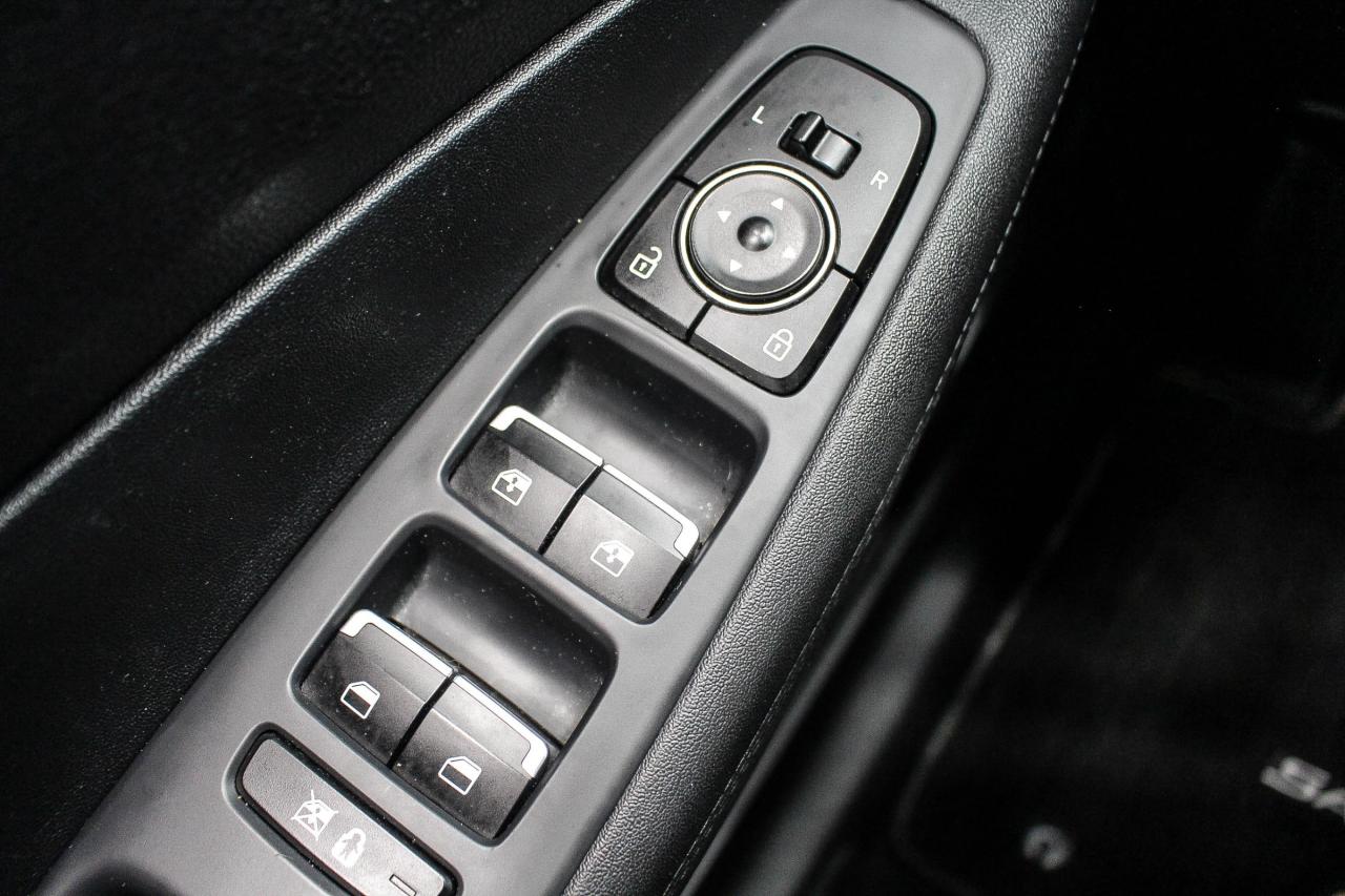 2020 Hyundai Santa Fe Preferred 2.4 AWD- CLOTH UPHOLSTERY - APPLE CARPLAY AND ANDROID AUTO Photo