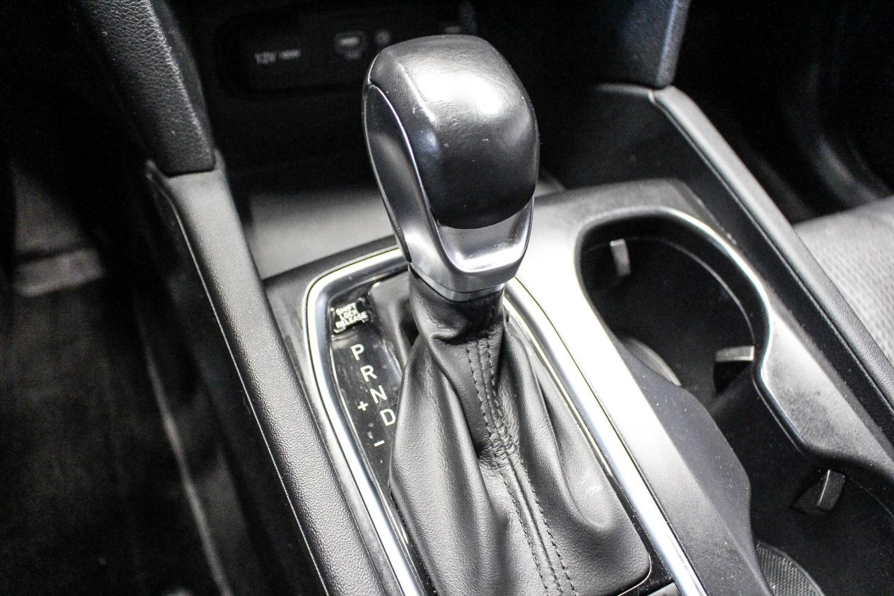 2020 Hyundai Santa Fe Preferred 2.4 AWD- CLOTH UPHOLSTERY - APPLE CARPLAY AND ANDROID AUTO Photo