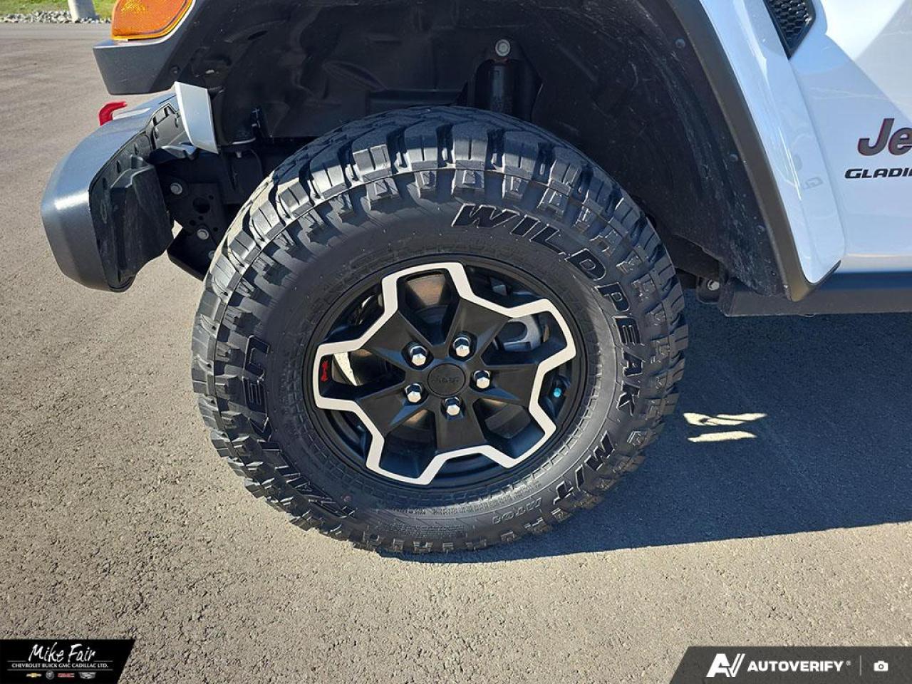 2023 Jeep Gladiator Rubicon Trac 4x4 System,Leather Seats,4 door crew cab, all terrain tires Photo