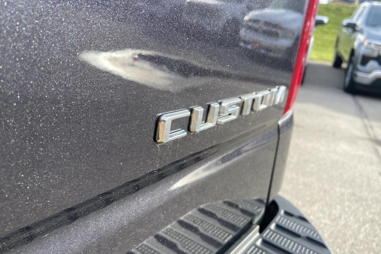 2022 Chevrolet Silverado 1500 Custom Photo