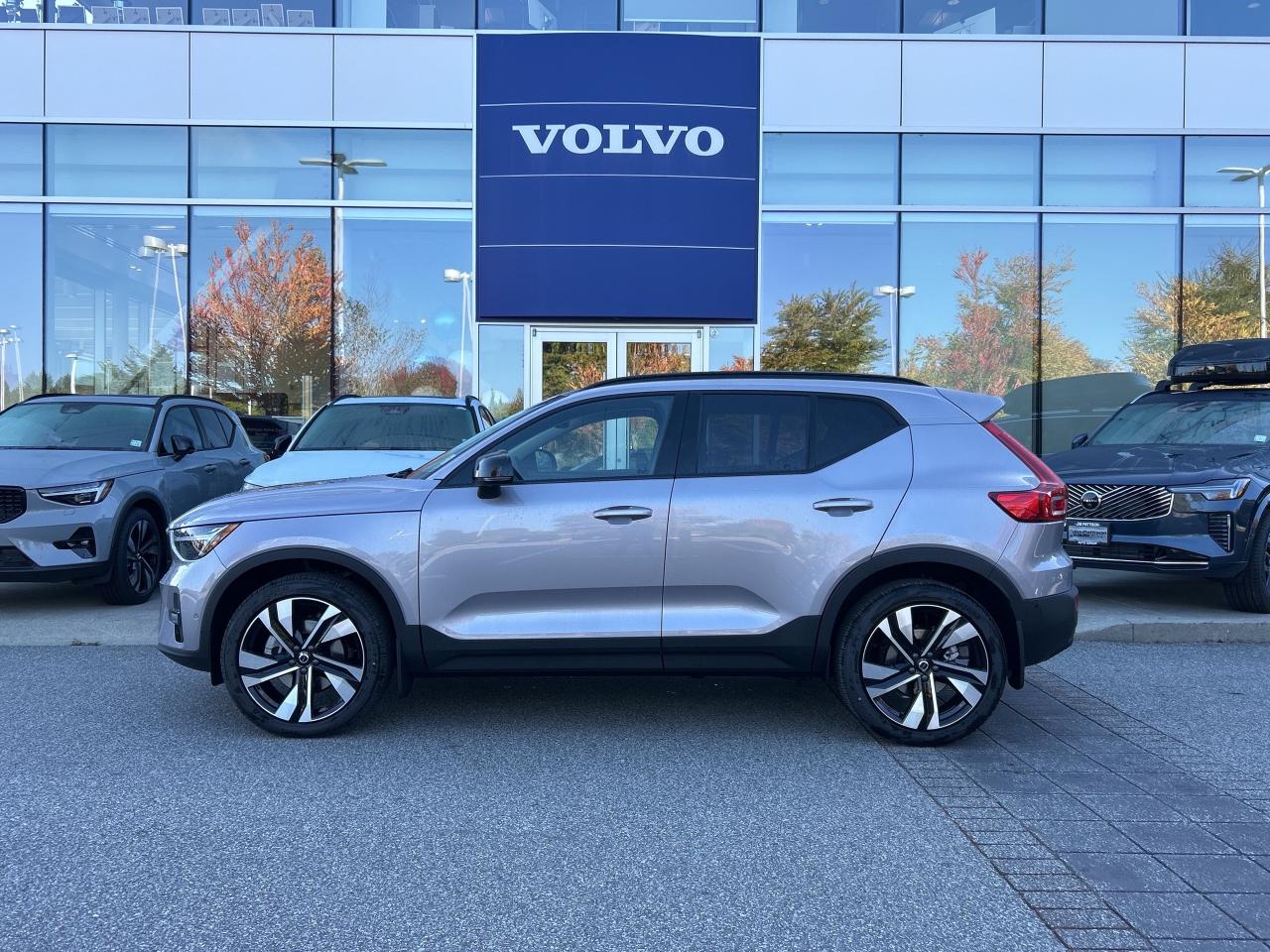 New 2026 Volvo XC40 B5 AWD Plus Dark Theme for sale in Surrey, BC