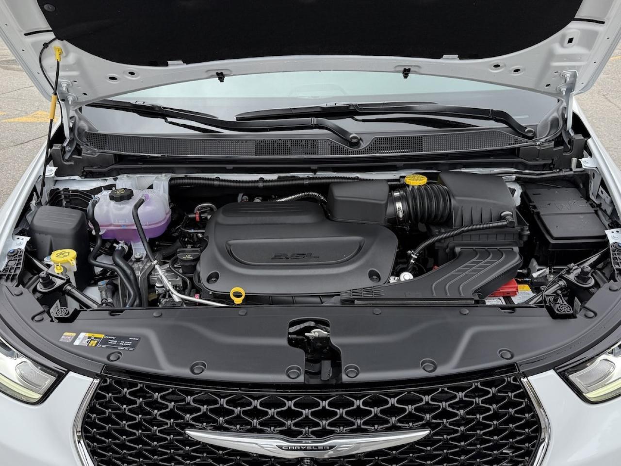 2026 Chrysler Pacifica Select AWD Photo