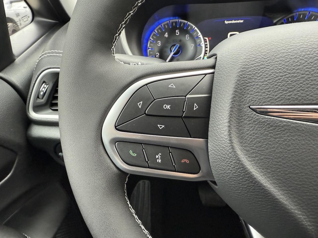 2026 Chrysler Pacifica Select AWD Photo