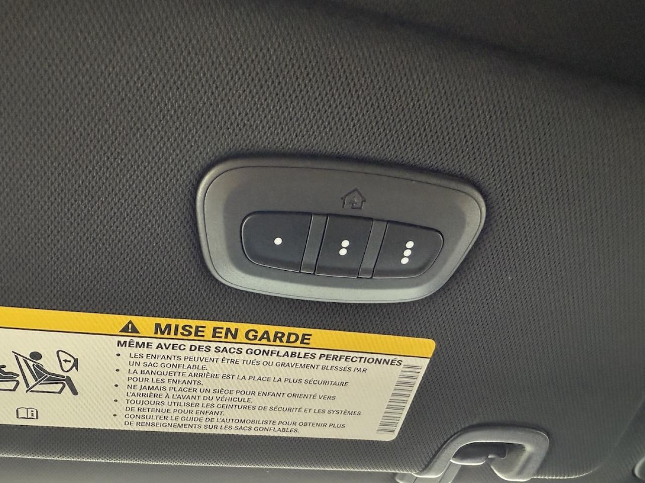 2026 Chrysler Pacifica Select AWD Photo