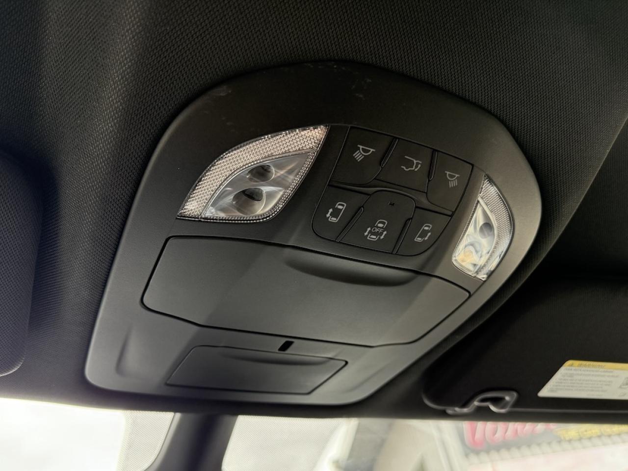 2026 Chrysler Pacifica Select AWD Photo