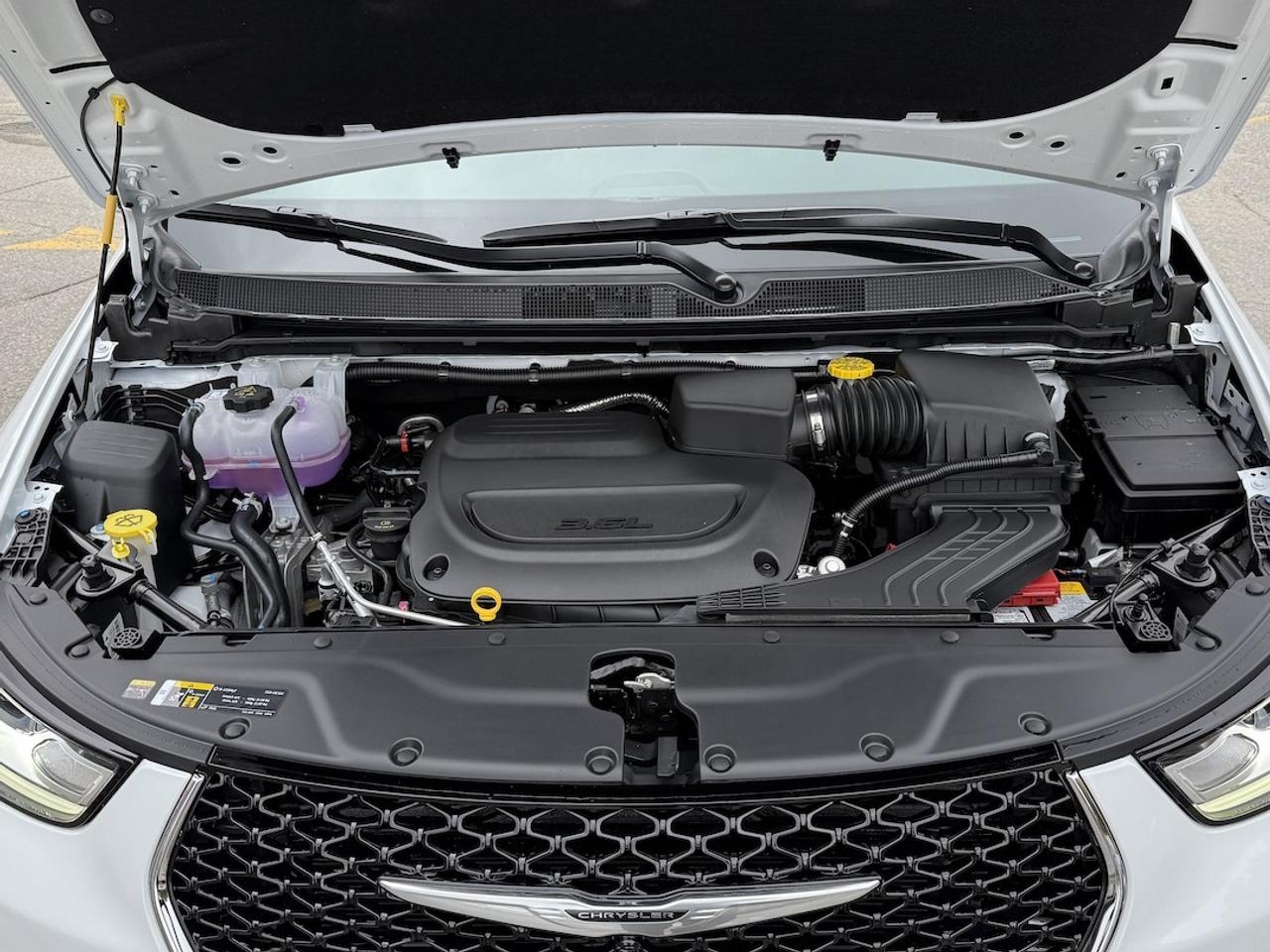 2026 Chrysler Pacifica Select AWD Photo