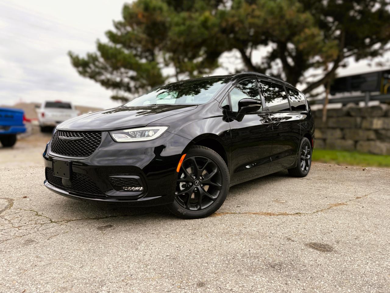 2026 Chrysler Pacifica Select FWD Photo0