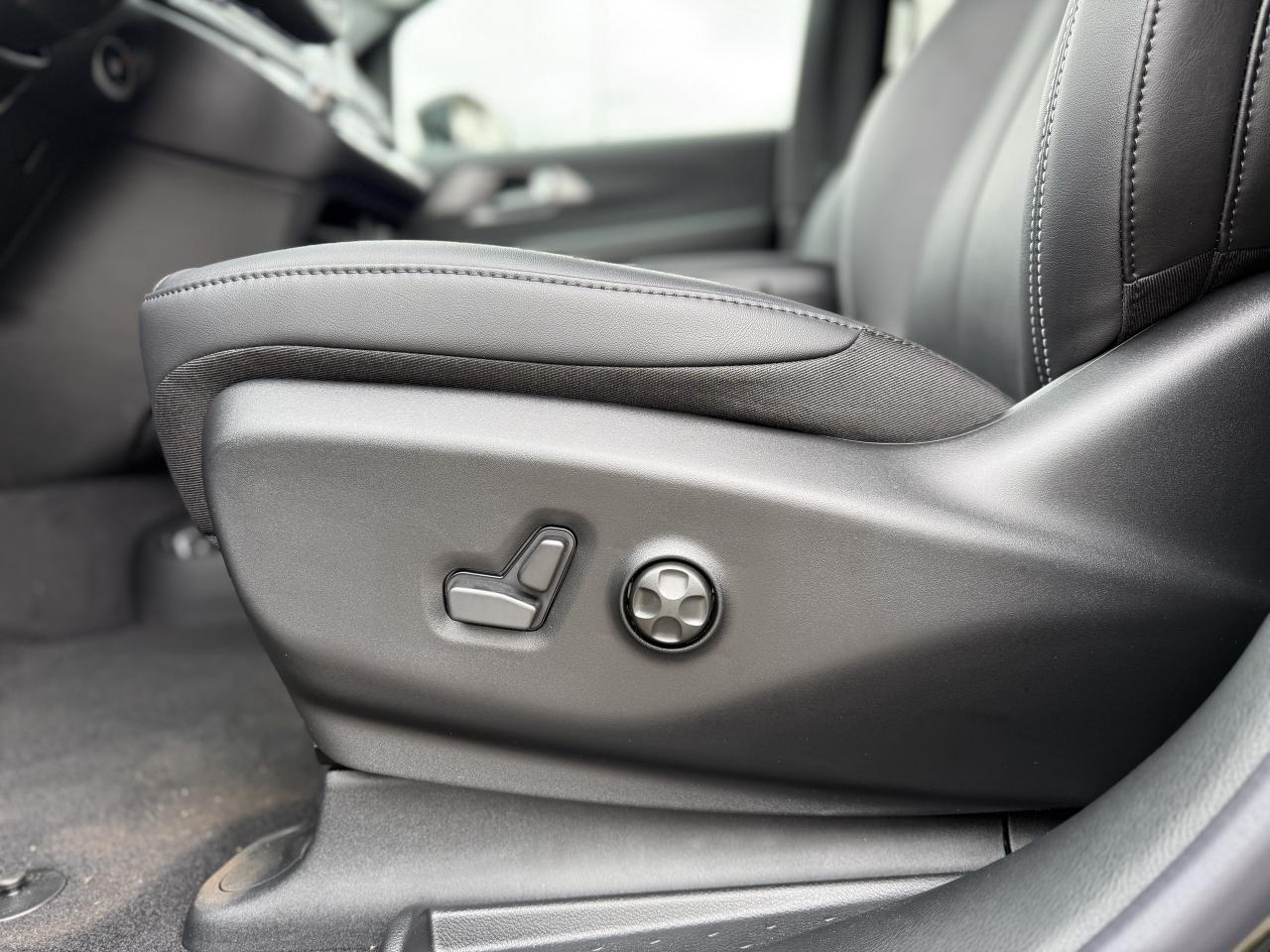 2026 Chrysler Pacifica Select FWD Photo