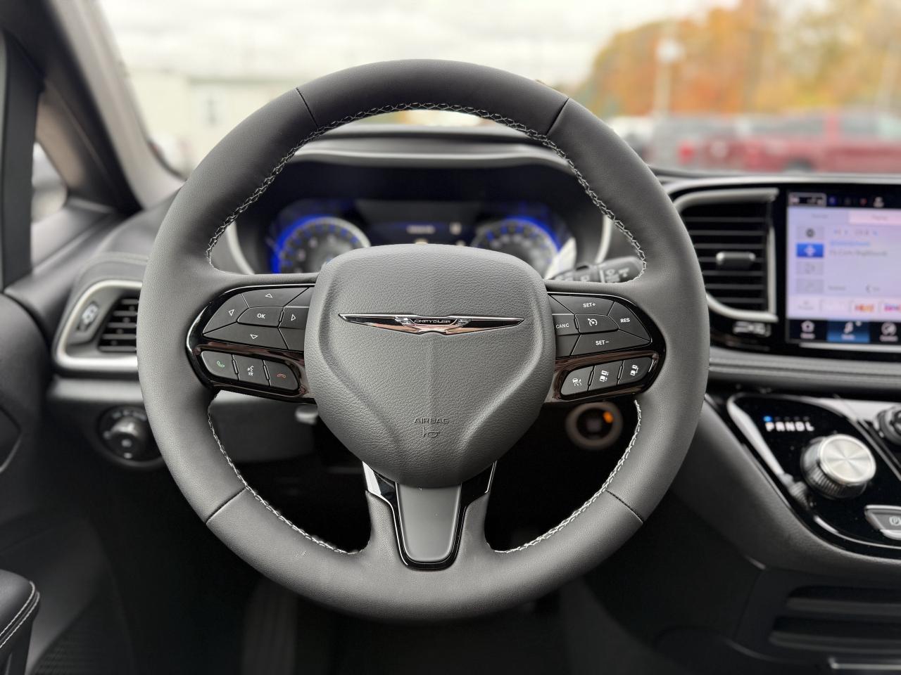 2026 Chrysler Pacifica Select FWD Photo