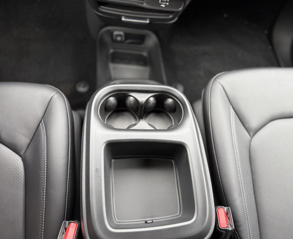 2026 Chrysler Pacifica Select FWD Photo