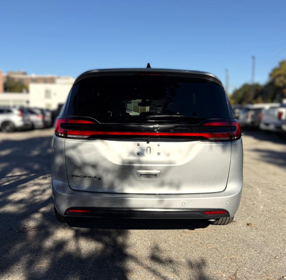 2026 Chrysler Pacifica Select FWD Photo