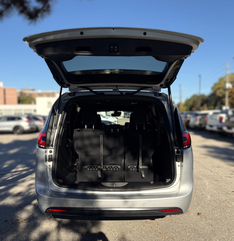 2026 Chrysler Pacifica Select FWD Photo