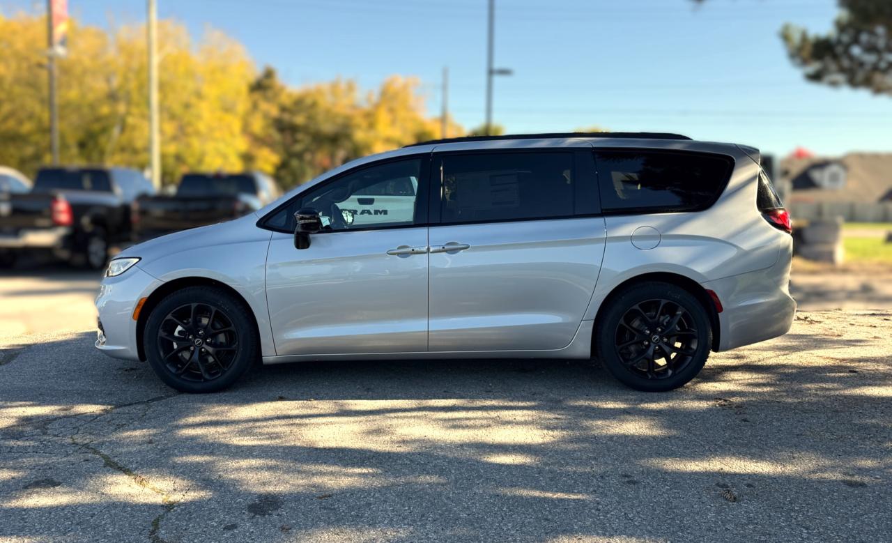 2026 Chrysler Pacifica Select FWD Photo