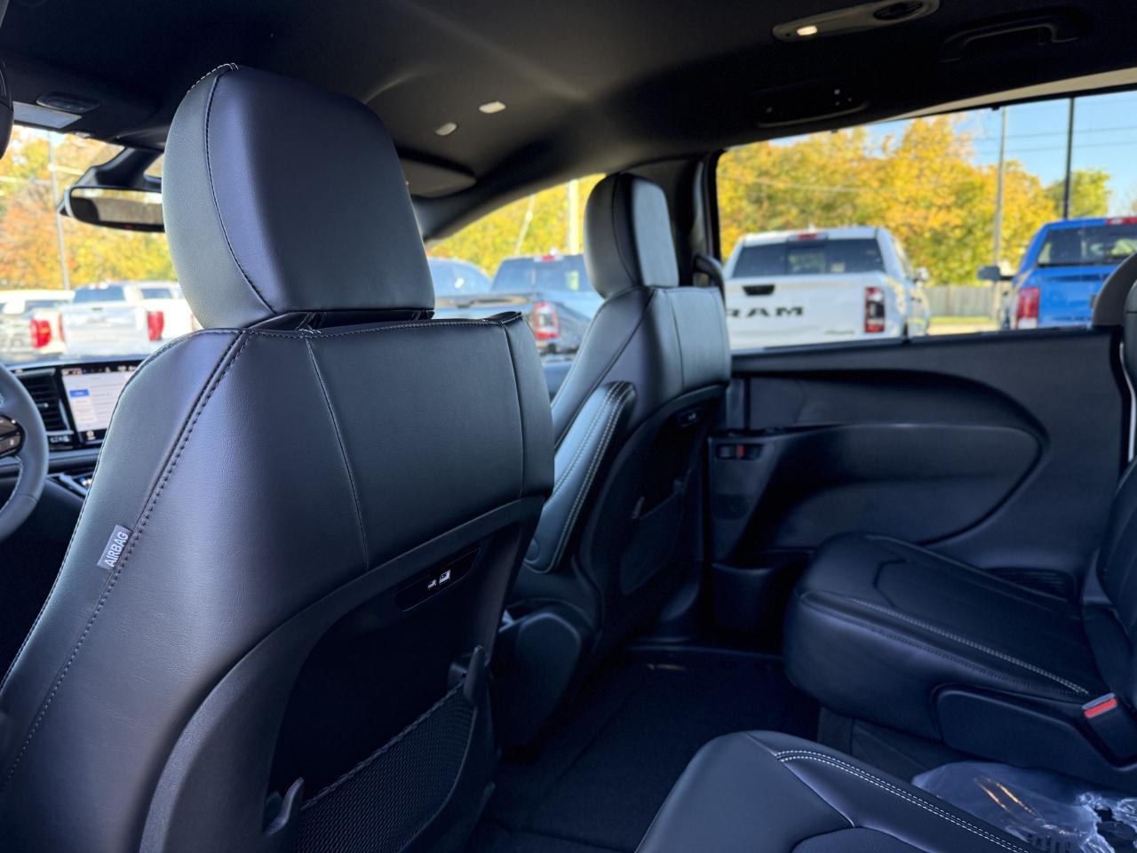 2026 Chrysler Pacifica Select FWD Photo