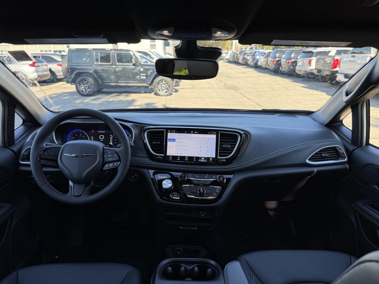 2026 Chrysler Pacifica Select FWD Photo