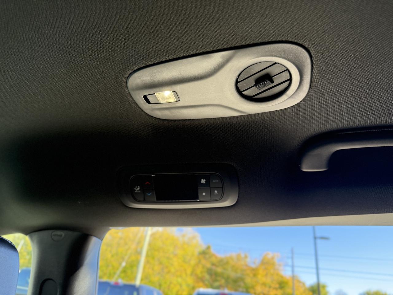 2026 Chrysler Pacifica Select FWD Photo