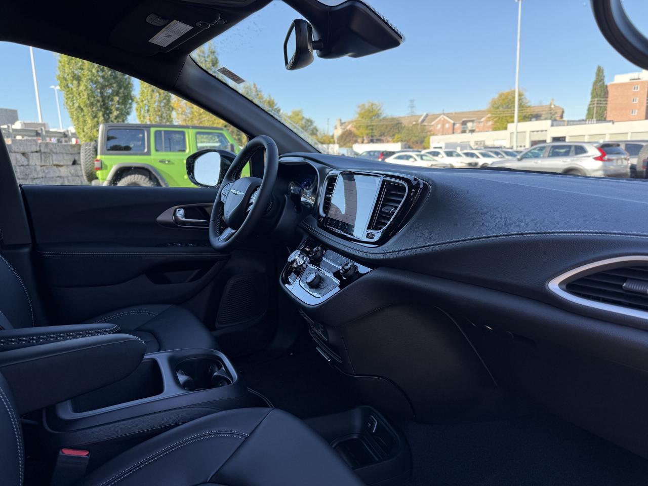 2026 Chrysler Pacifica Select FWD Photo