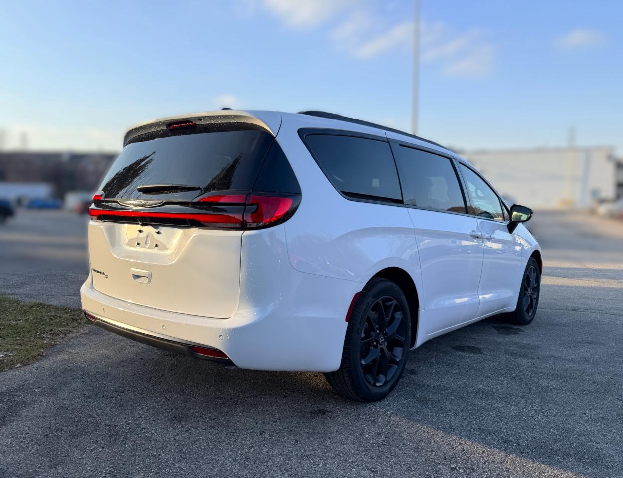 2026 Chrysler Pacifica Select FWD Photo