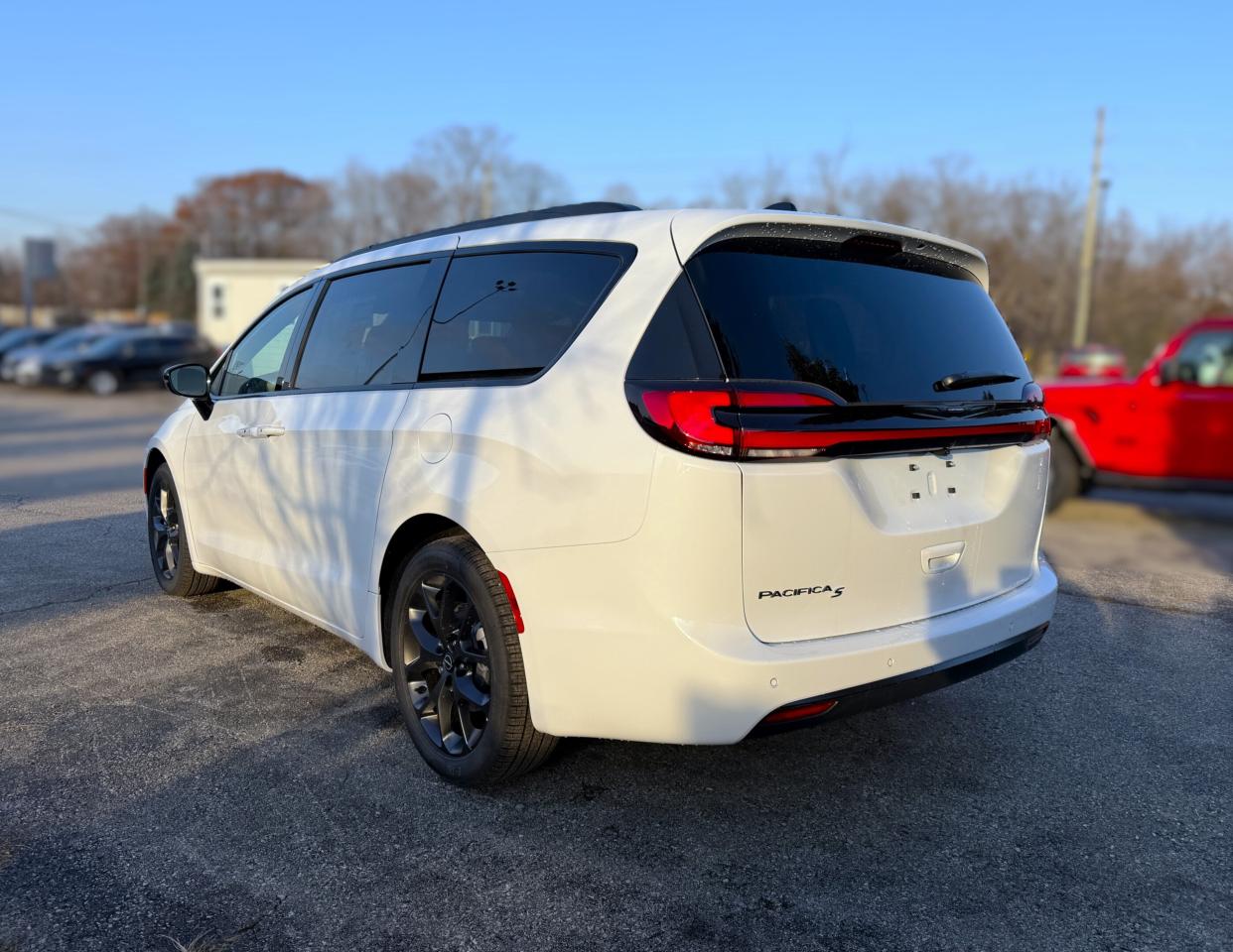 2026 Chrysler Pacifica Select FWD Photo