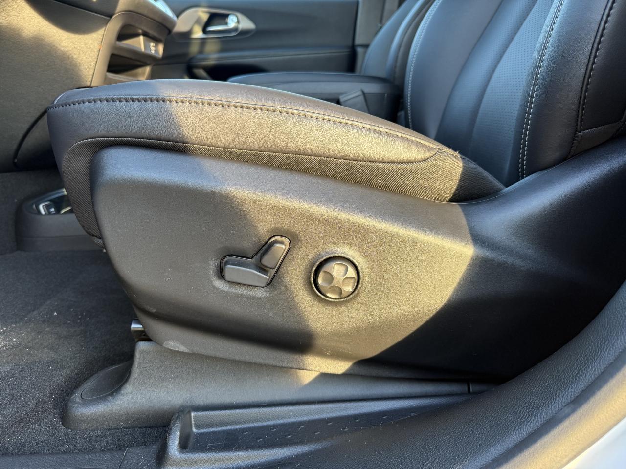 2026 Chrysler Pacifica Select FWD Photo