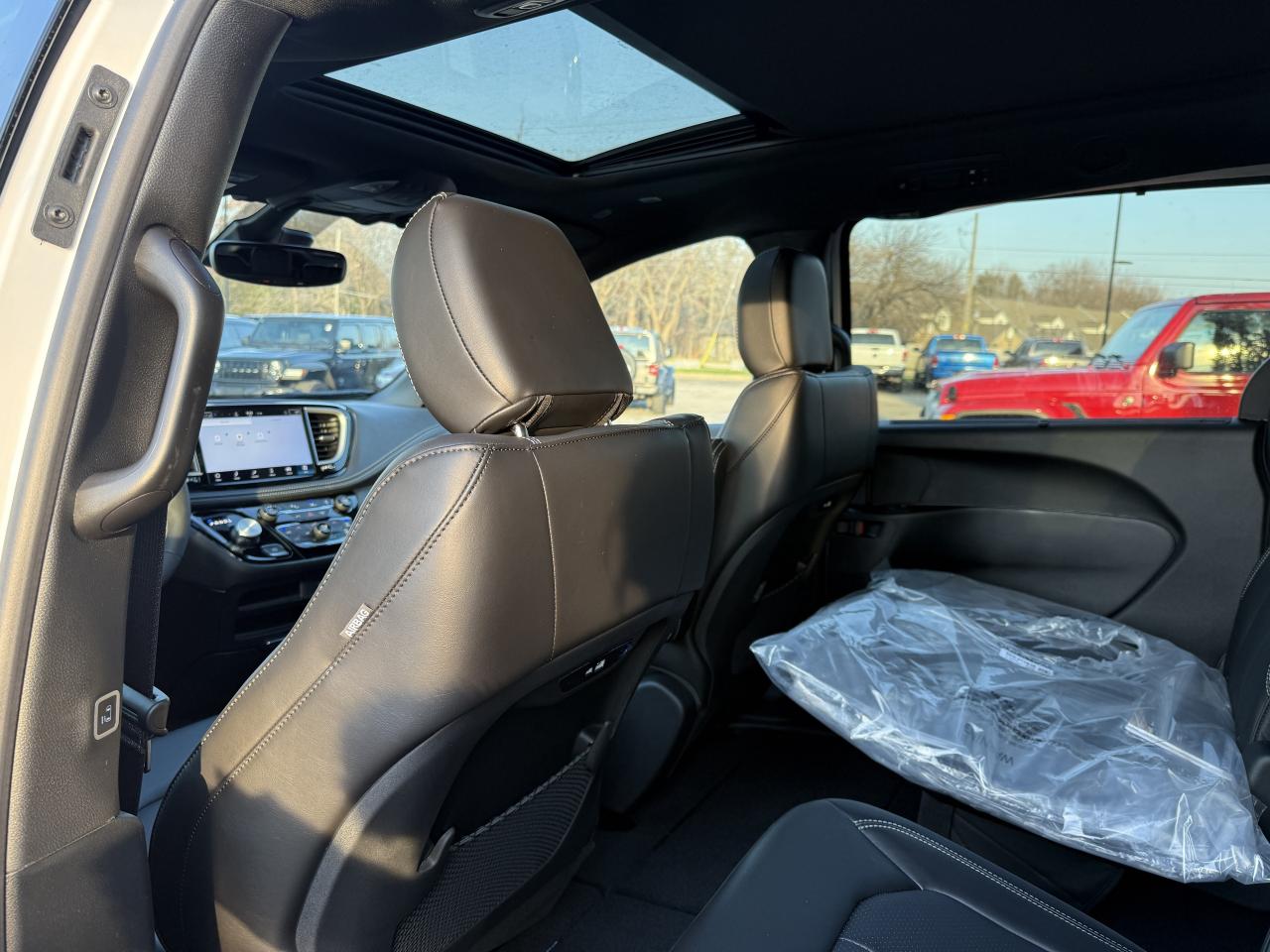 2026 Chrysler Pacifica Select FWD Photo