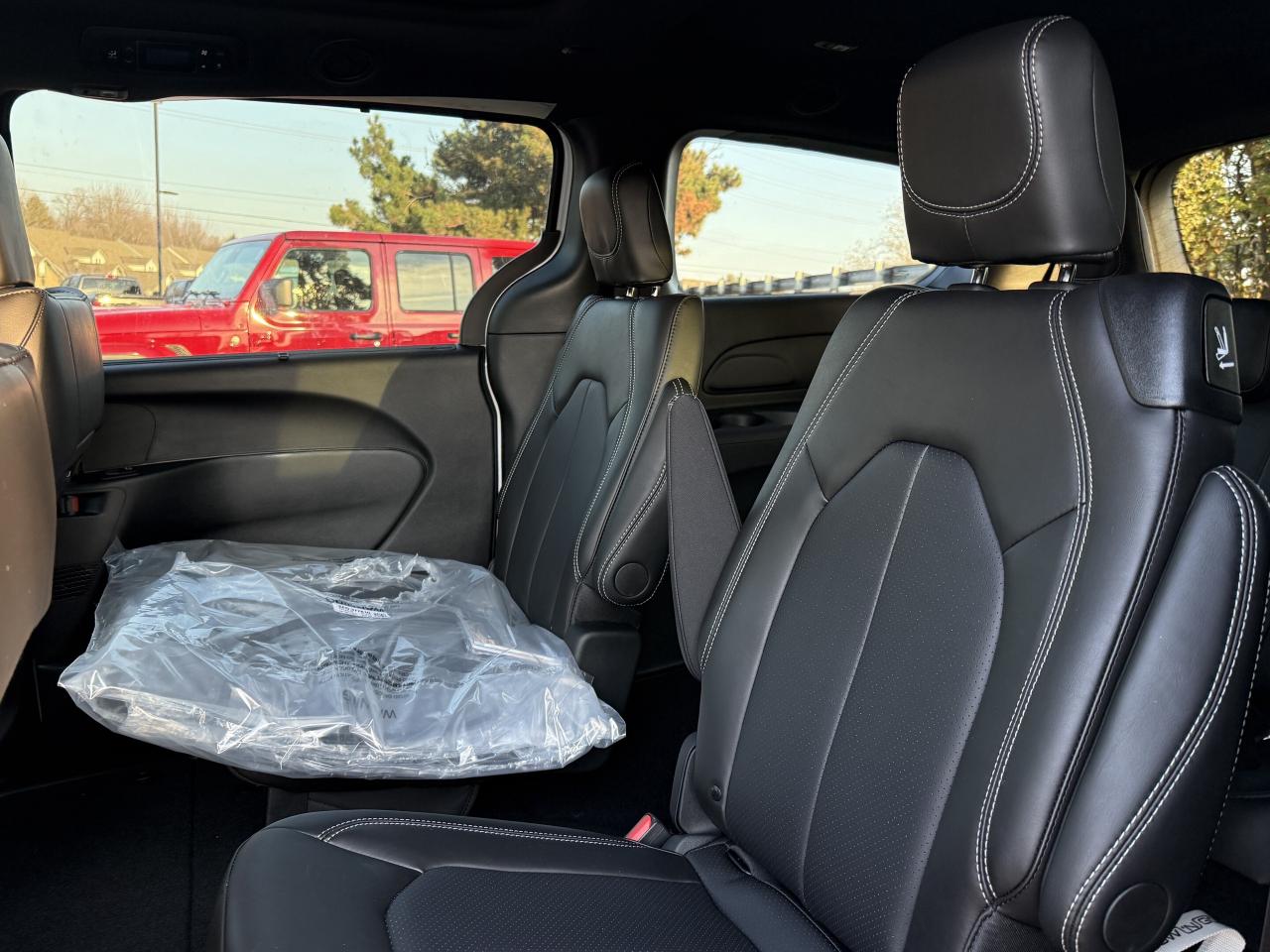 2026 Chrysler Pacifica Select FWD Photo