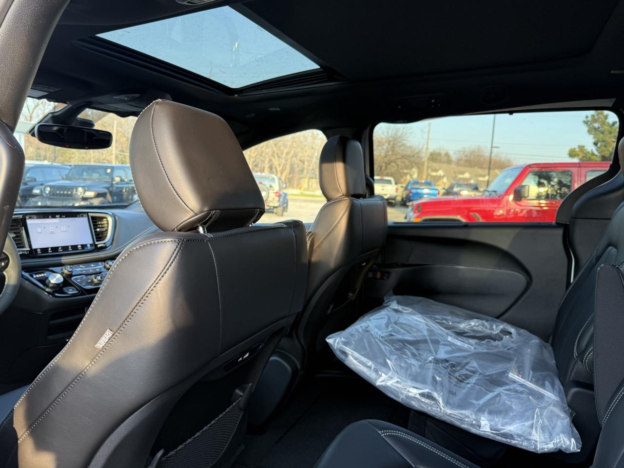 2026 Chrysler Pacifica Select FWD Photo