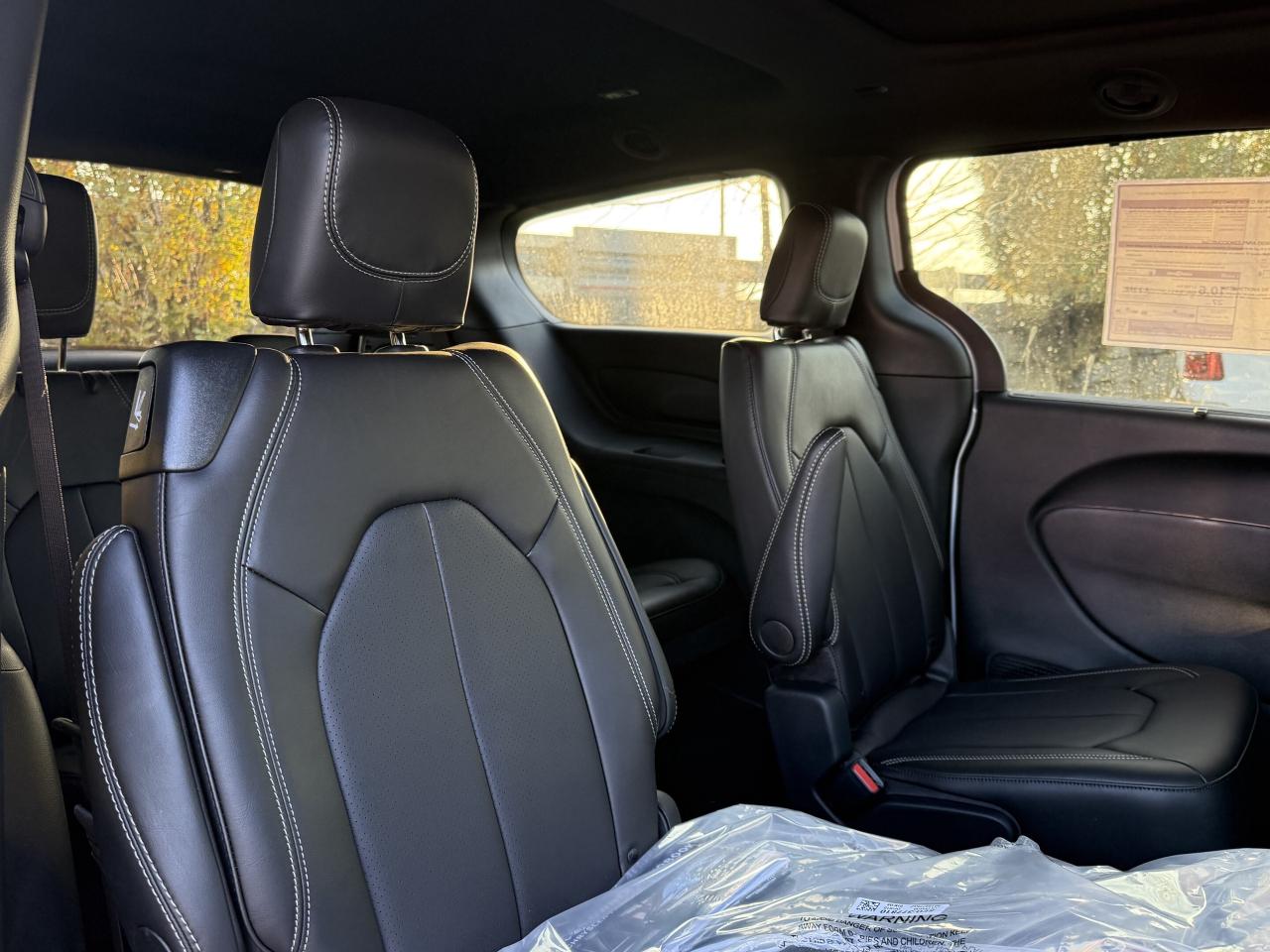 2026 Chrysler Pacifica Select FWD Photo