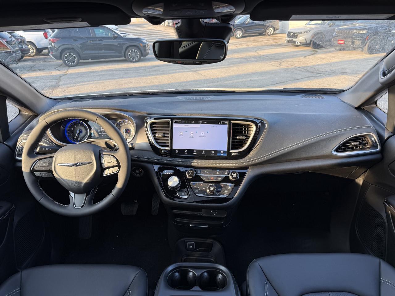 2026 Chrysler Pacifica Select FWD Photo