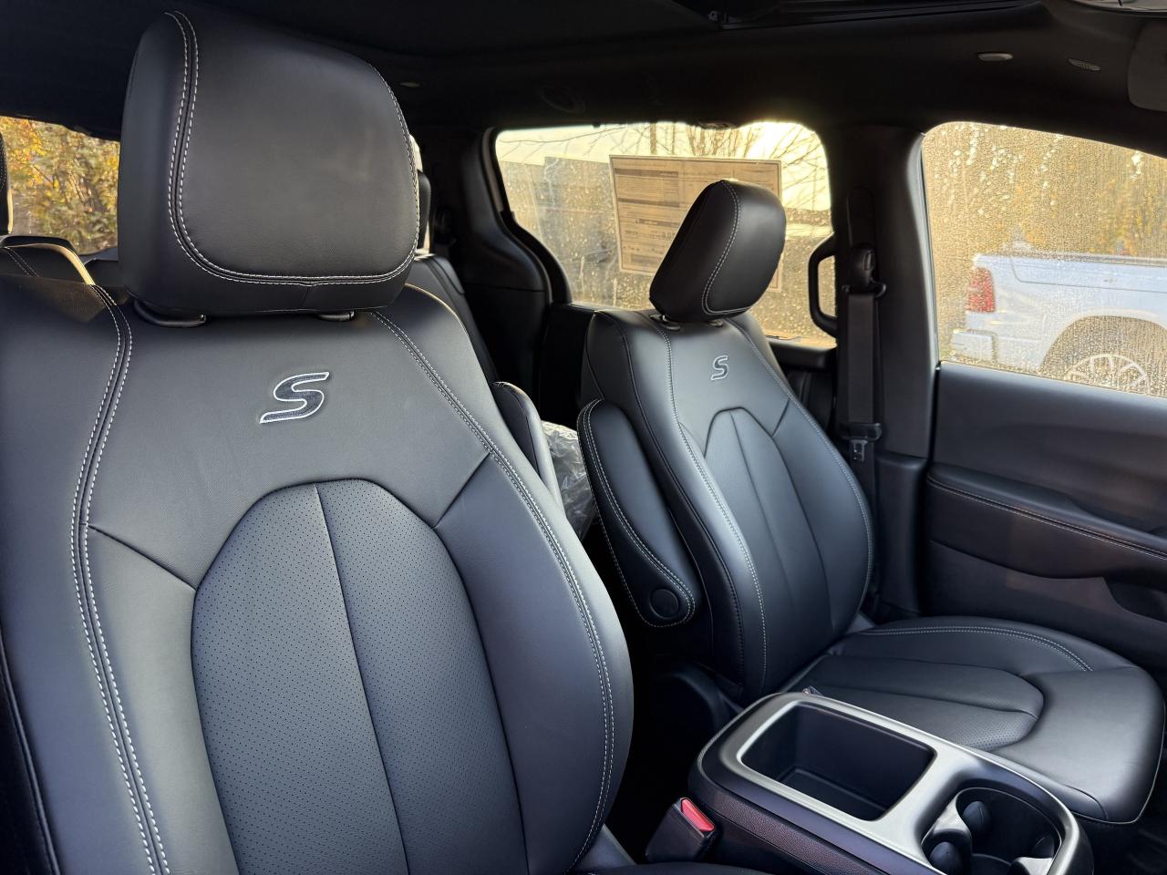 2026 Chrysler Pacifica Select FWD Photo