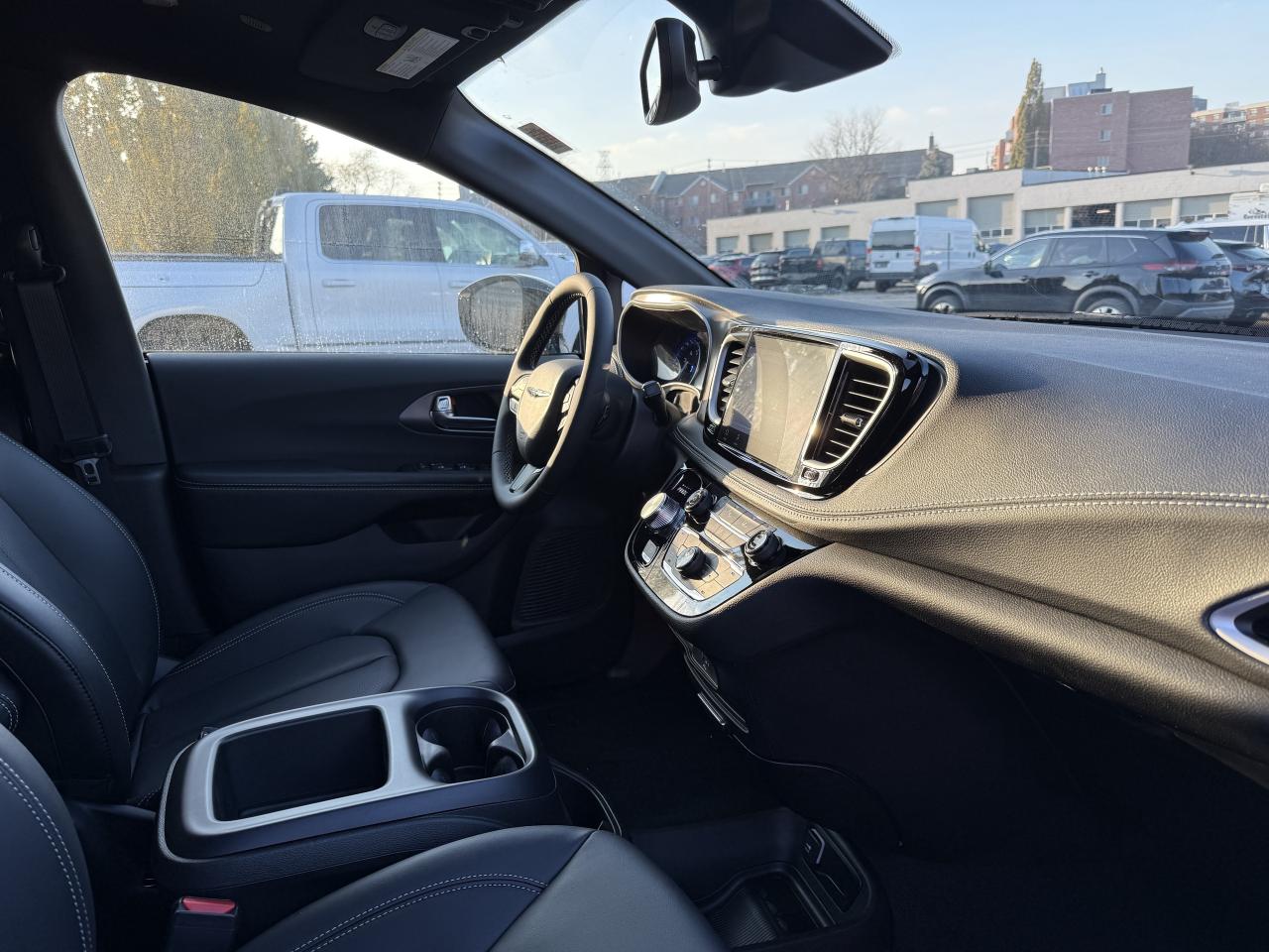 2026 Chrysler Pacifica Select FWD Photo