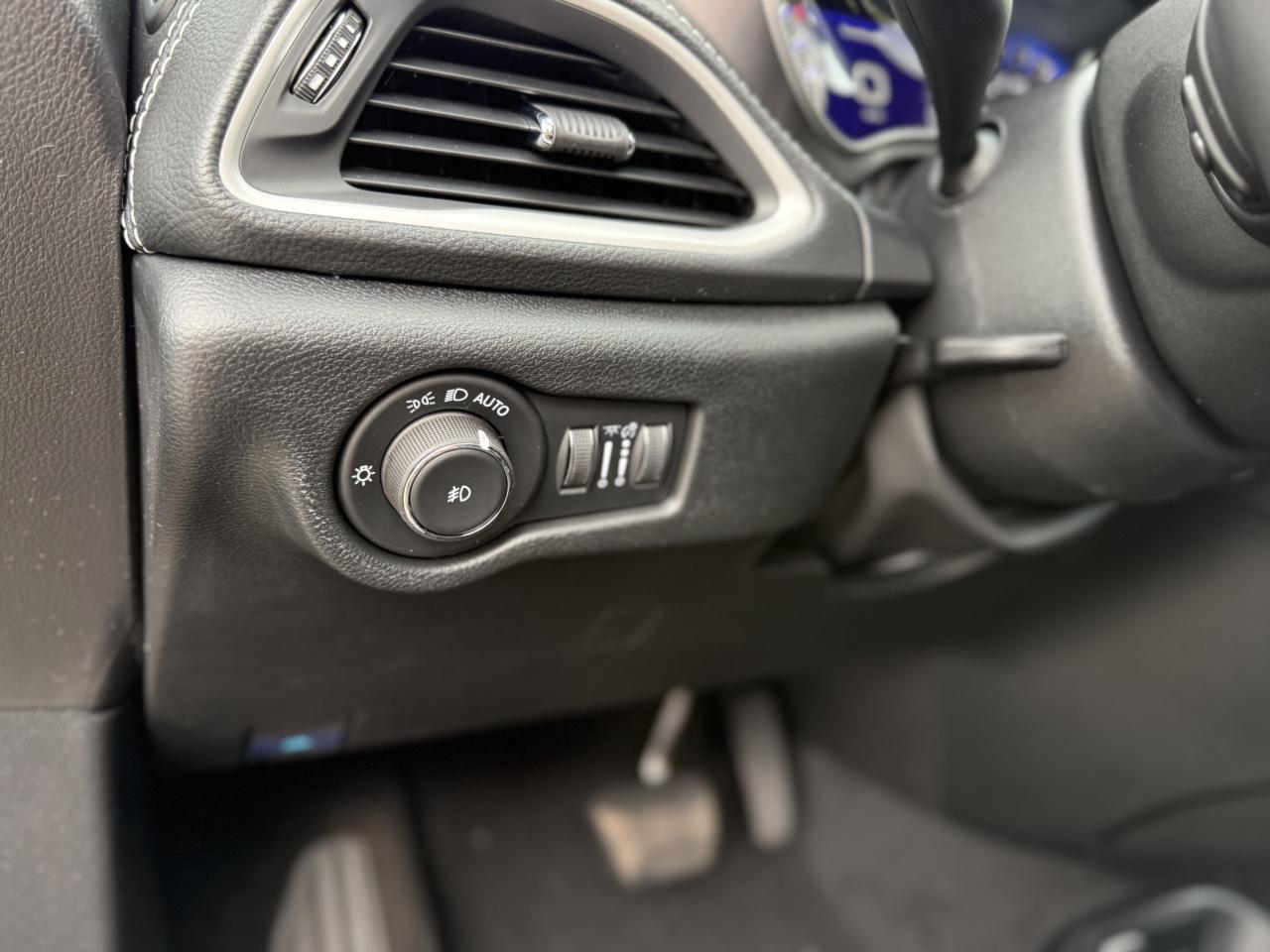 2026 Chrysler Pacifica Select FWD Photo