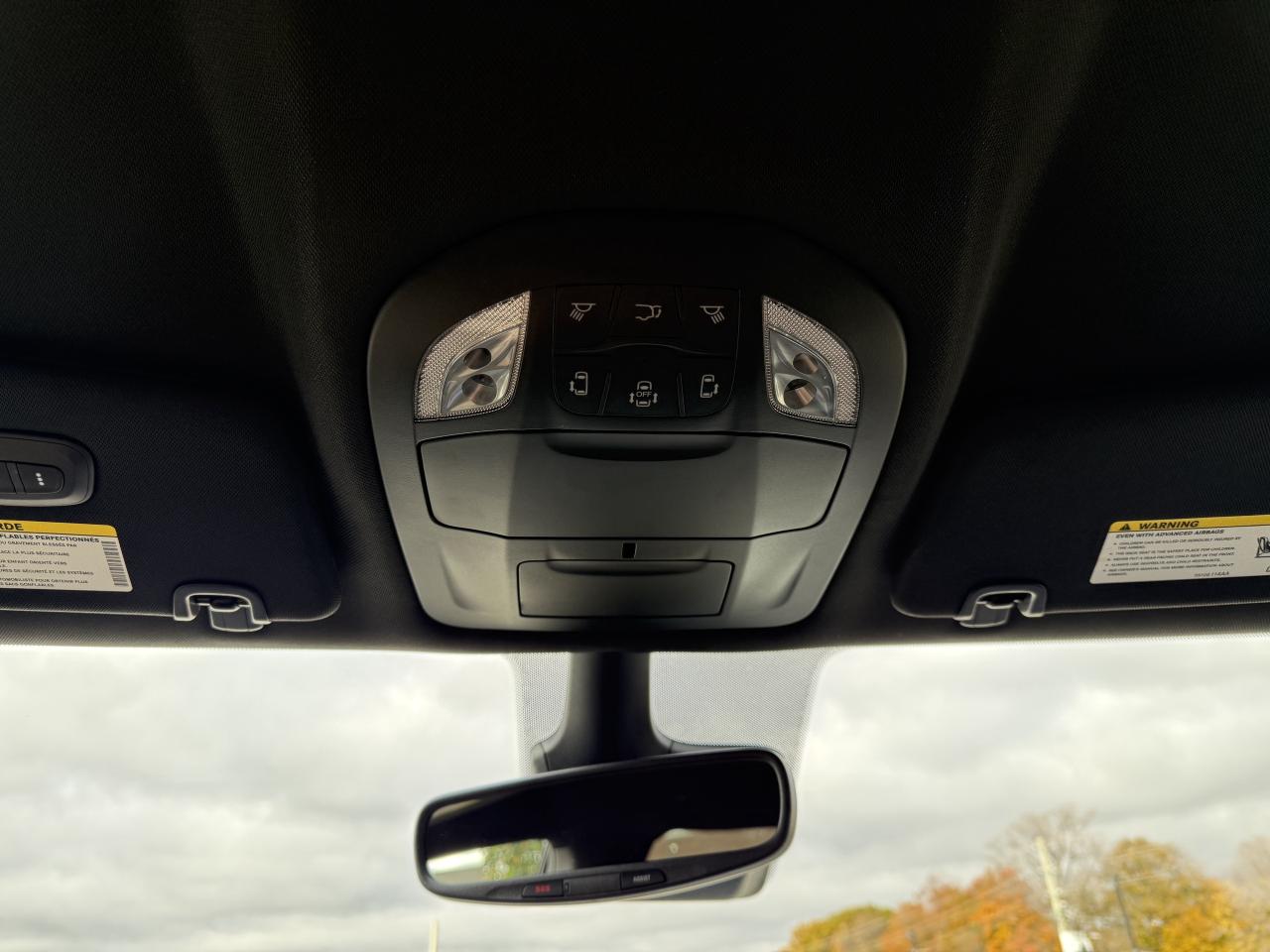 2026 Chrysler Pacifica Select FWD Photo