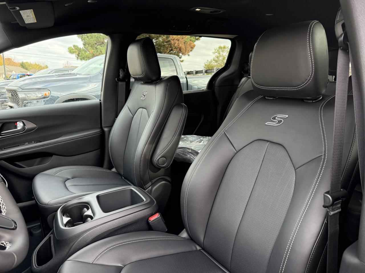 2026 Chrysler Pacifica Select FWD Photo