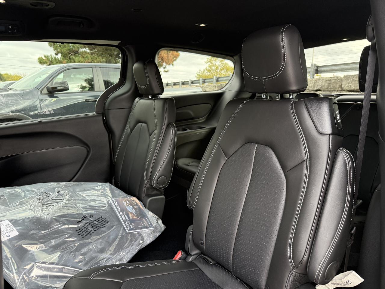 2026 Chrysler Pacifica Select FWD Photo