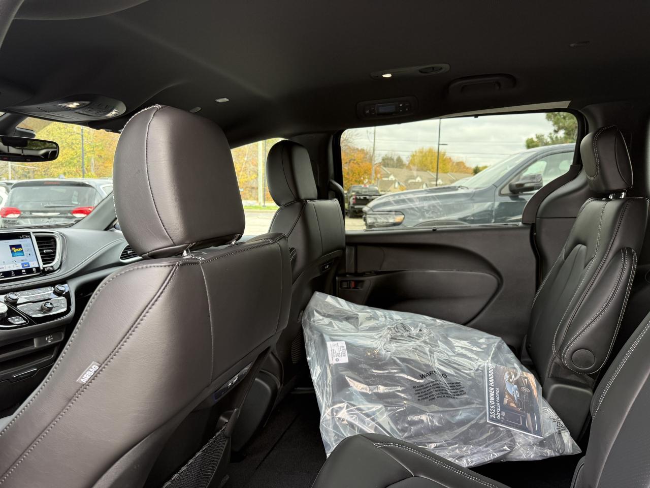 2026 Chrysler Pacifica Select FWD Photo