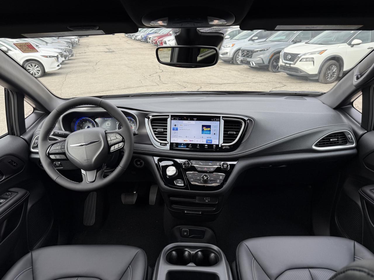 2026 Chrysler Pacifica Select FWD Photo