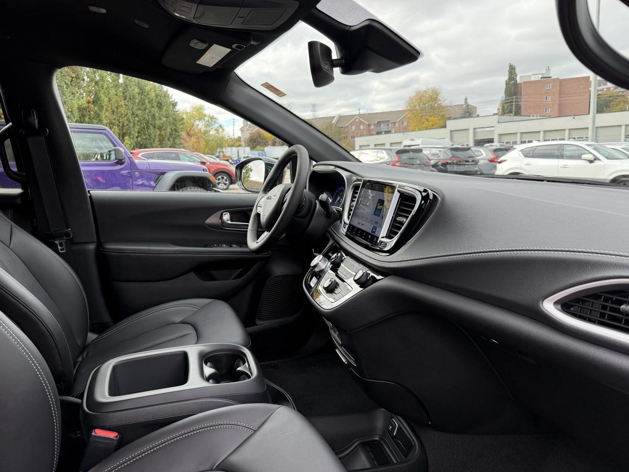 2026 Chrysler Pacifica Select FWD Photo